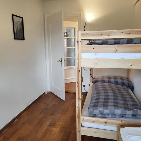 因特拉肯公寓 公寓 *