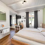 Interlaken Apartments אינטרלאקן